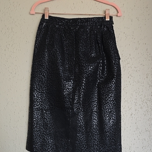Leather Elegant Black Patterned Skirt - Picture 6 of 9